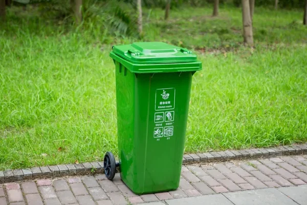 240 Liters - Flat Lid - Wheelie Plastic Waste Bins